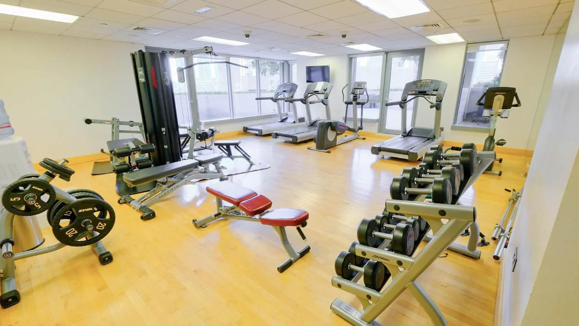 Modernized 2 Bedroom Apartment In Downtown And Sleeps 6 Dubai
