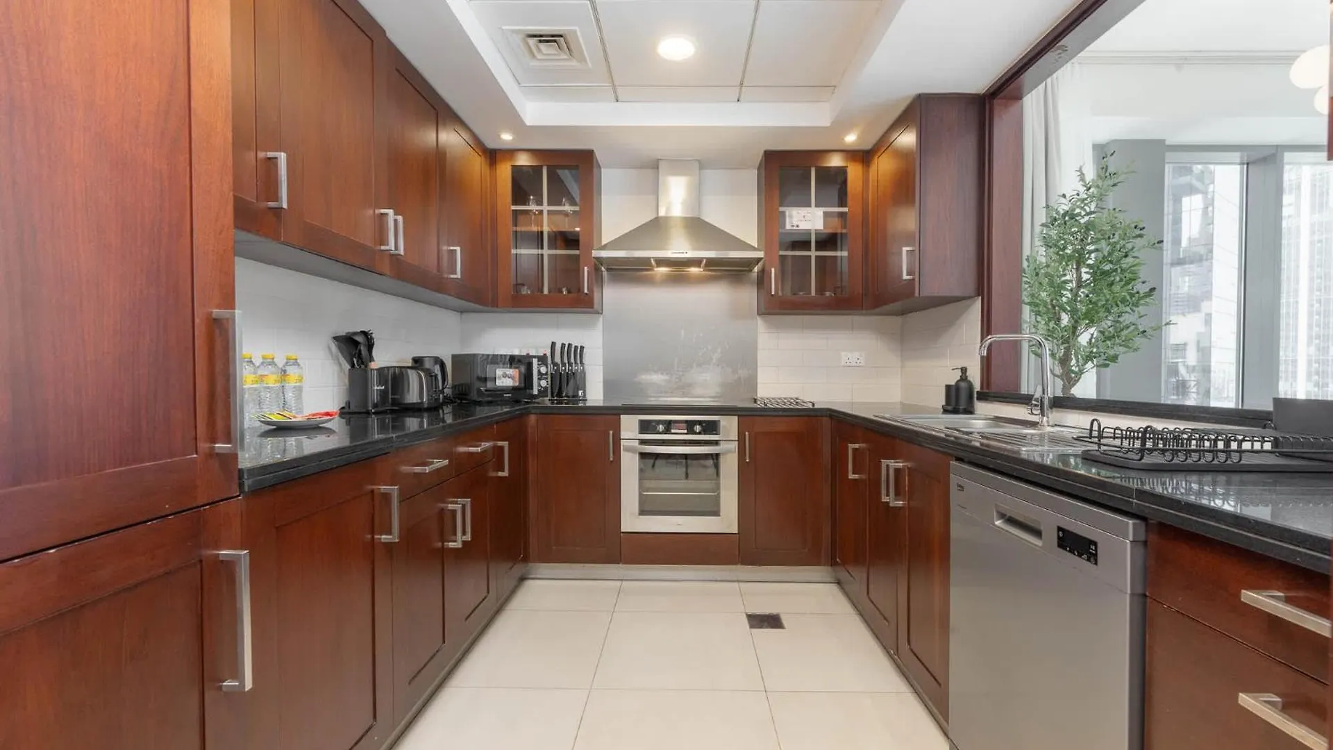 Modernized 2 Bedroom Apartment In Downtown And Sleeps 6 Dubai United Arab Emirates