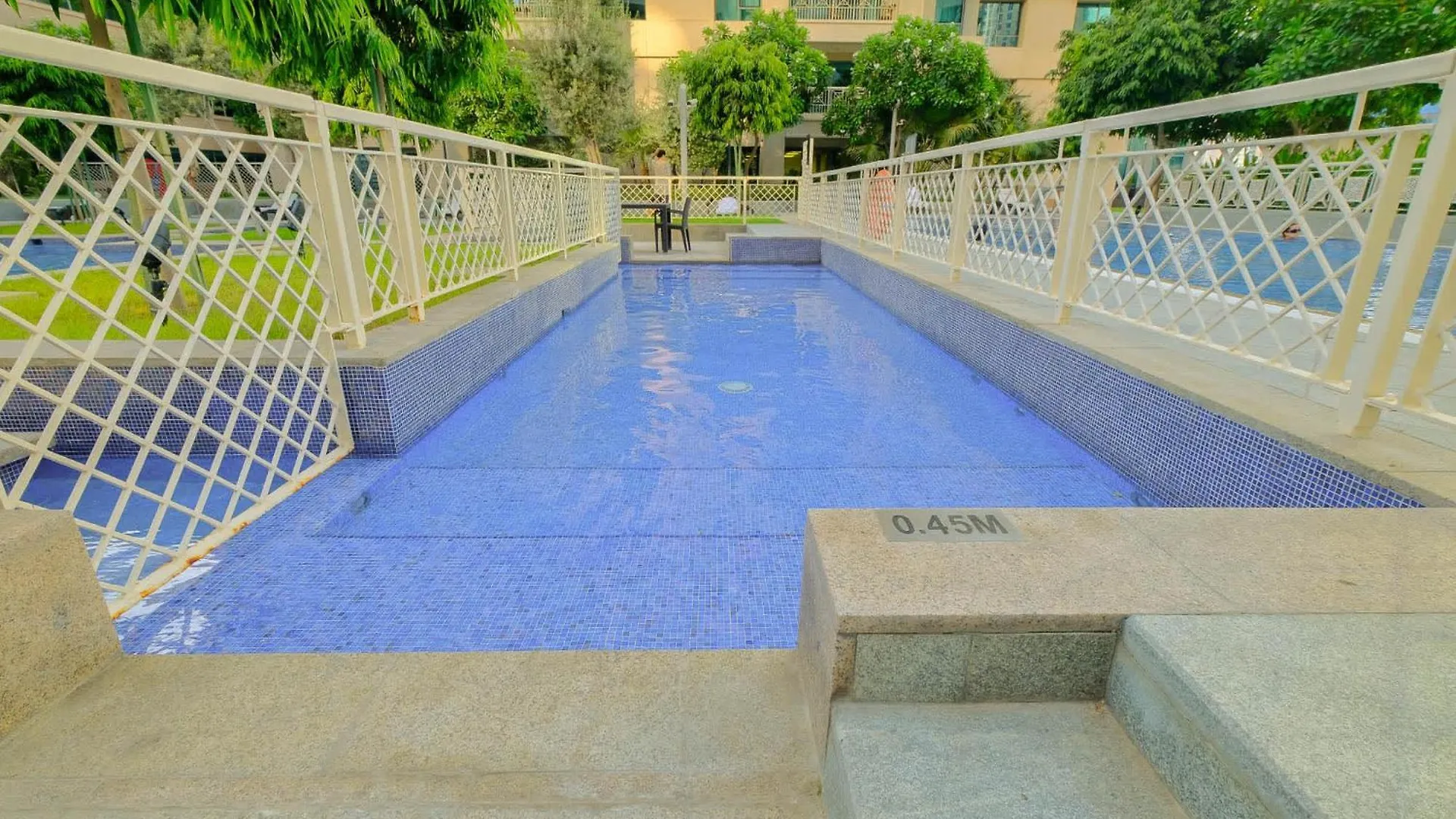 Modernized 2 Bedroom Apartment In Downtown And Sleeps 6 Dubai